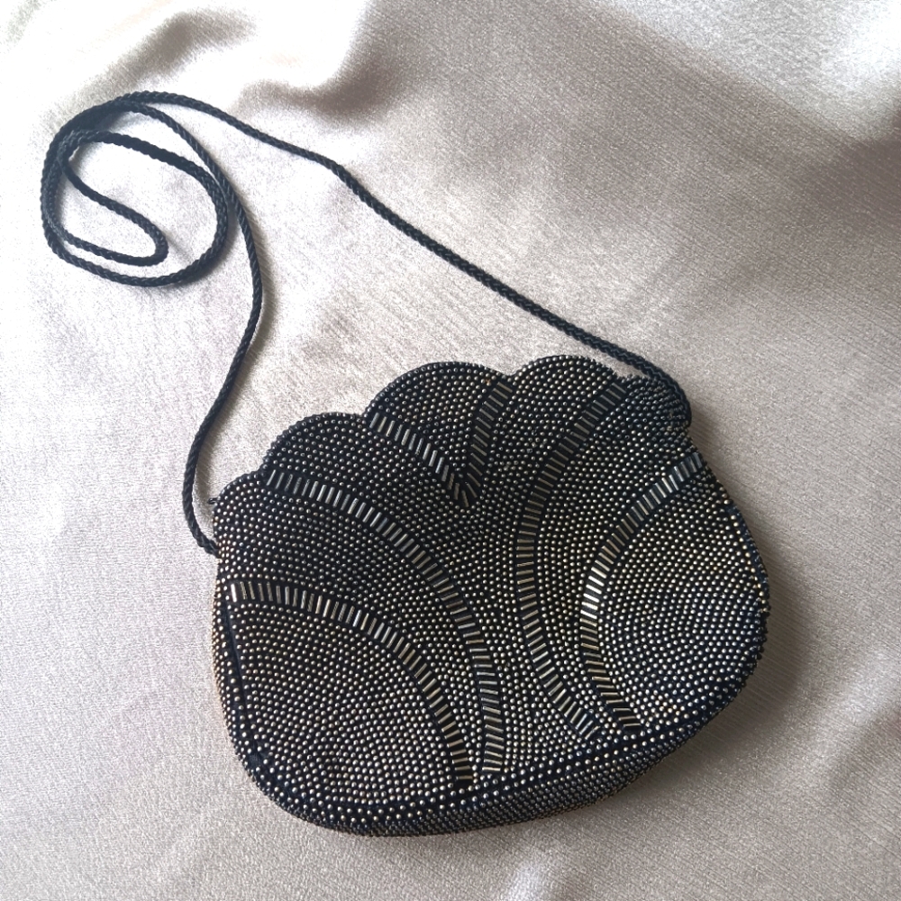 Art Deco Beaded Scallop Edge Bag